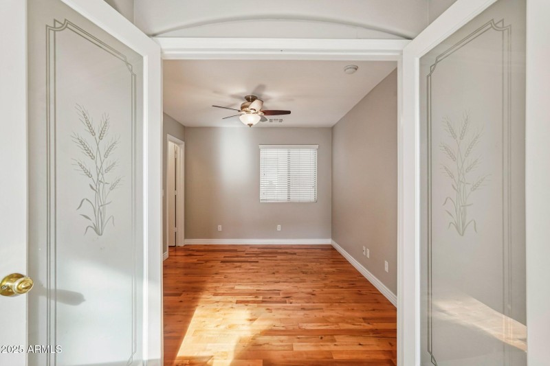 21-web-or-mls-N 63rd Dr-S0412-021