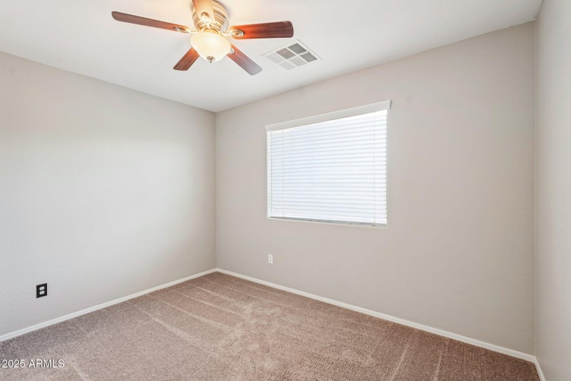 32-web-or-mls-N 63rd Dr-S0412-032