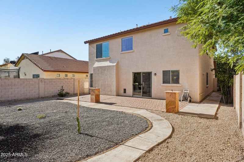 44-web-or-mls-N 63rd Dr-S0412-044