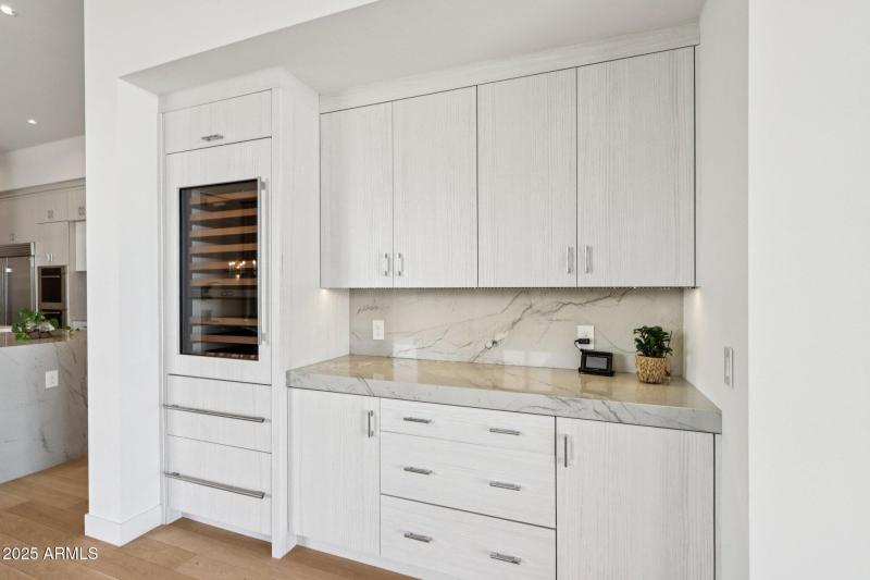 24-web-or-mls-N Cave Creek Rd 1037-S0412