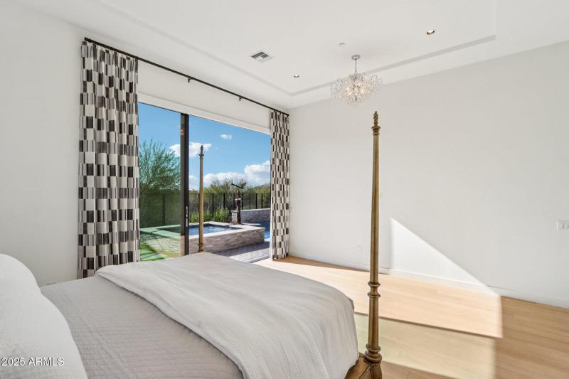 41-web-or-mls-N Cave Creek Rd 1037-S0412