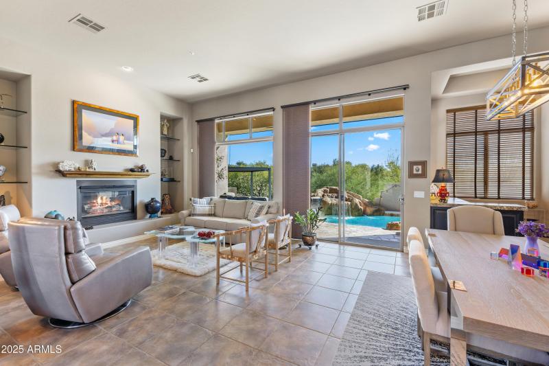 Living Room/ Formal Dining