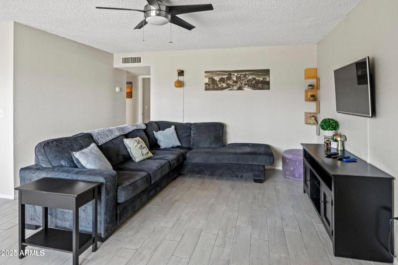 20250819004730404357000000-o