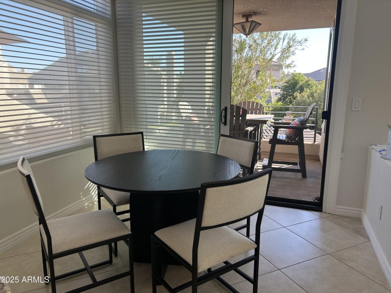 BREAKFAST ROOM W ACCESS OUT TO PATIO