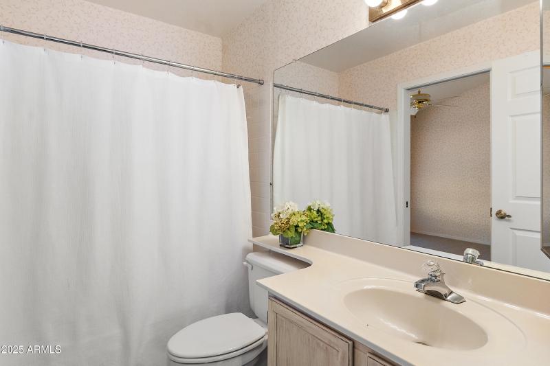 2ND PRIMARY SUITE BATHROOM