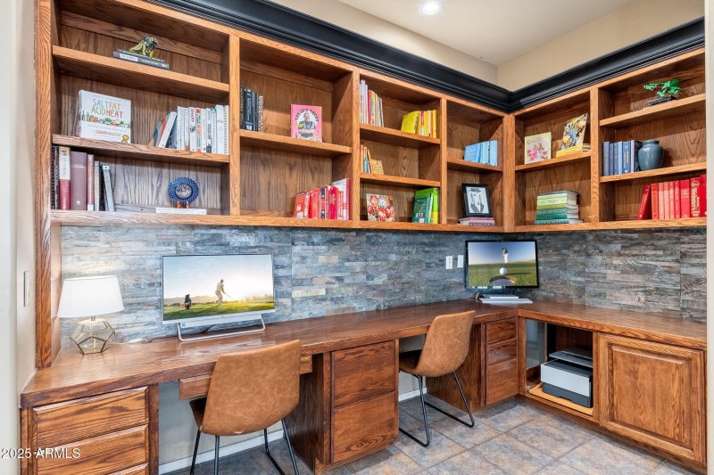 5744 E Hedgehog Pl - 14