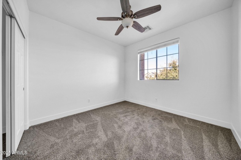 16529 W Saguaro Ln-30