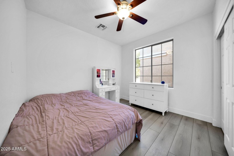 16529 W Saguaro Ln-38