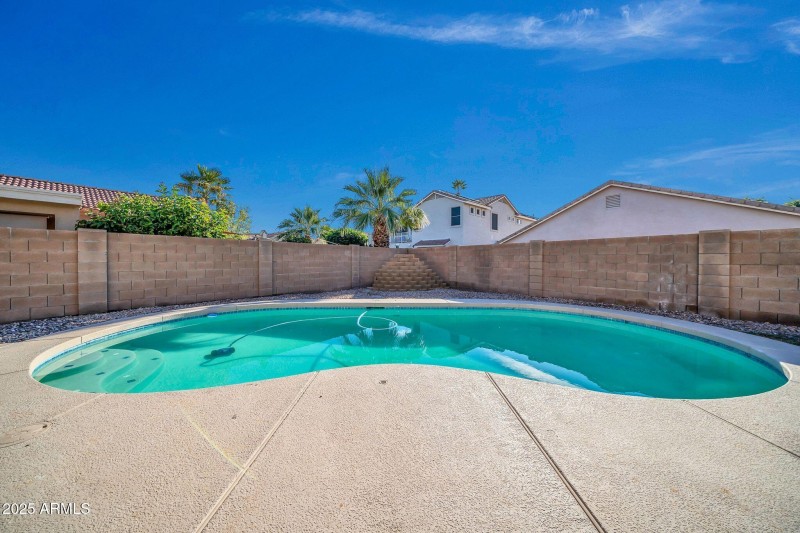 16529 W Saguaro Ln-47