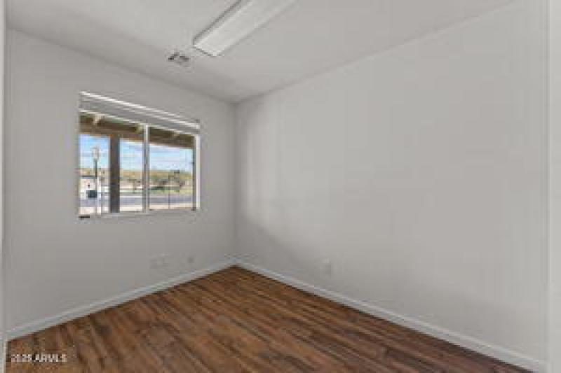 thumbnail-019aef72-5eb4-72f6-8749-04b08f