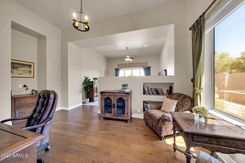 Extra living space in primary suite