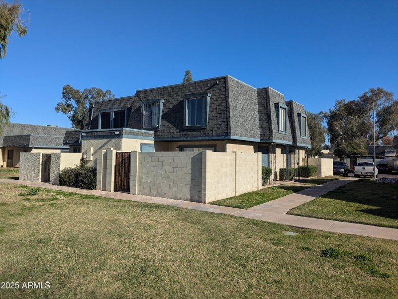 PXL_20251202_172436675