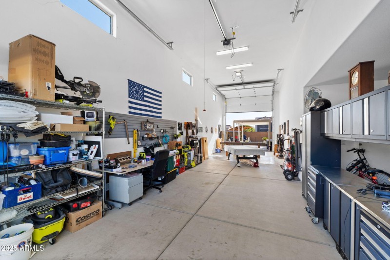 015__2049 E Entoro Dr