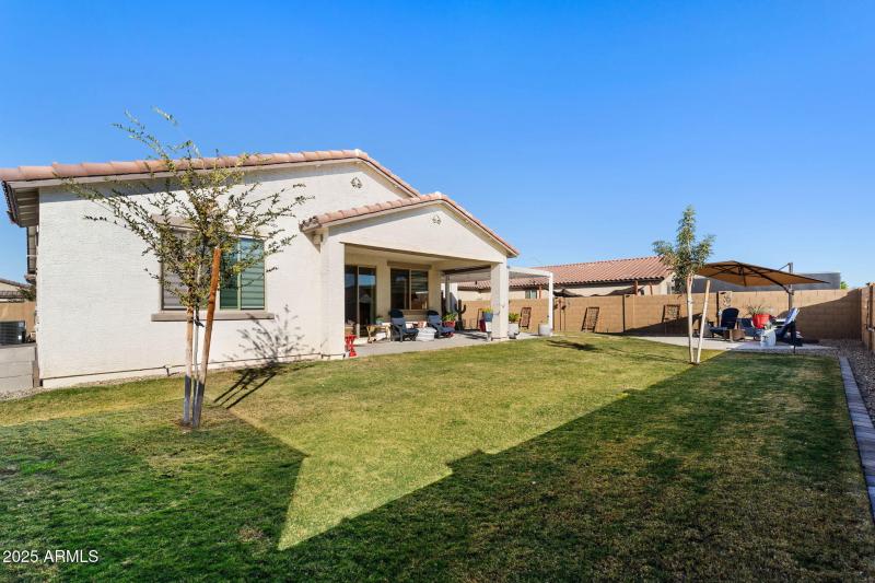 024__2049 E Entoro Dr