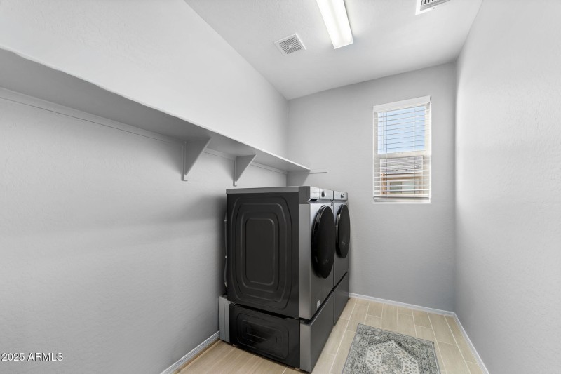 033__2049 E Entoro Dr