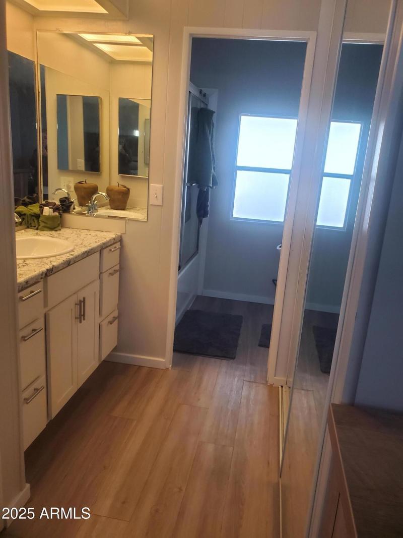 primary en suite pic 2 128 broadway