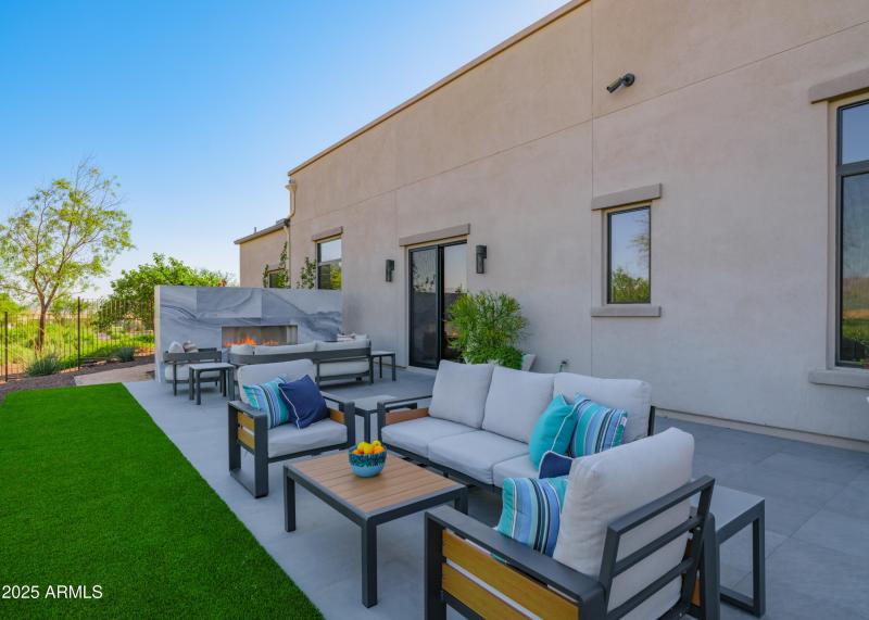 Mtn. Promenade w/ Glass Fireplace