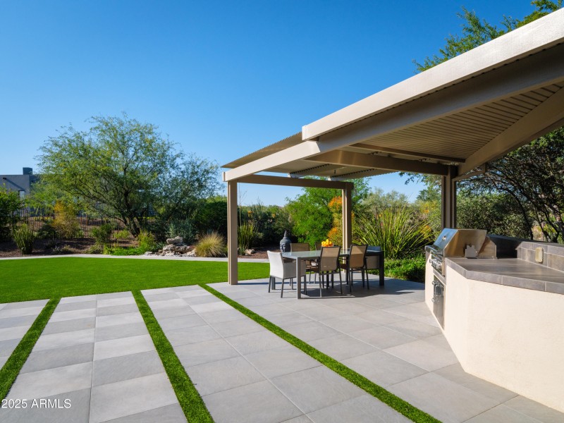 Shaded Outdoor Kitchen & Dining