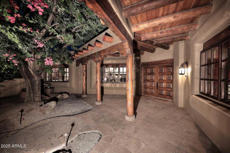 Night-Courtyard-Entry