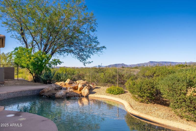 9726 E Cavalry Dr - 52