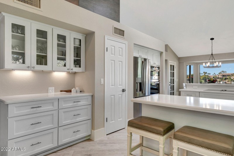 19_10559_N_104th_Place__19_mls