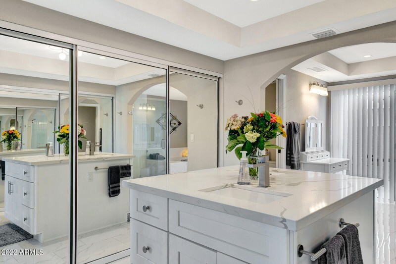 25_10559_N_104th_Place__25_mls