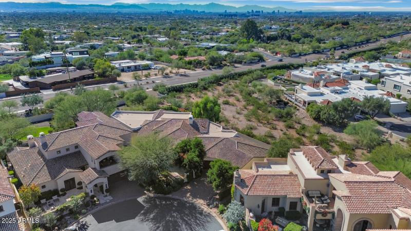 3905 E Sierra Vista Dr-large-003-004-DJI