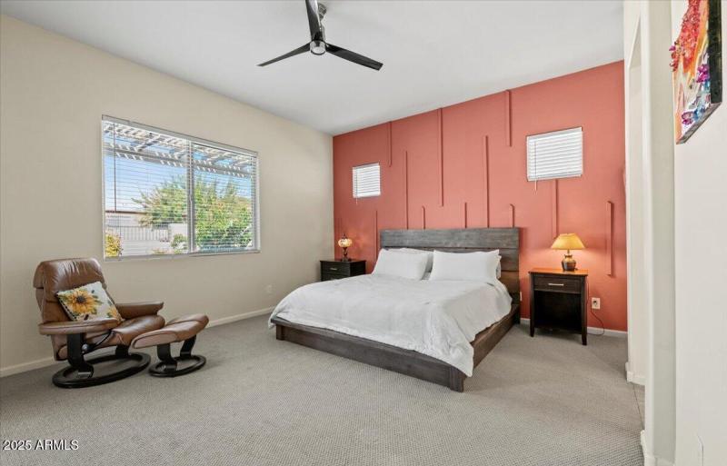 20-18562 W Thistle Landing Dr 11