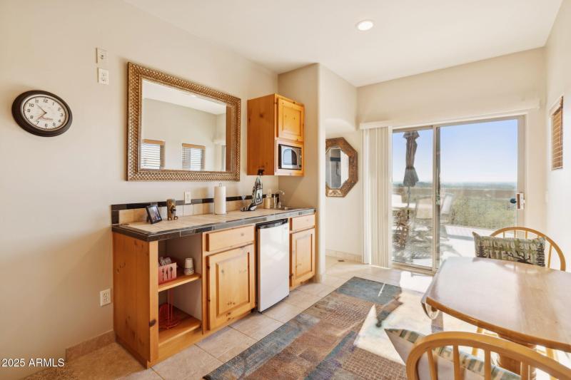 Casita Kitchenette (2)