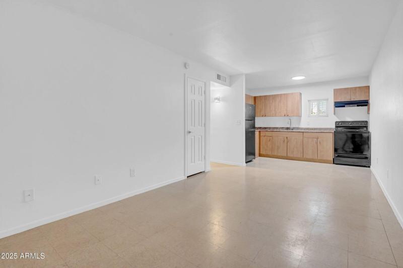 10-custom-2234 W Hazelwood St-10