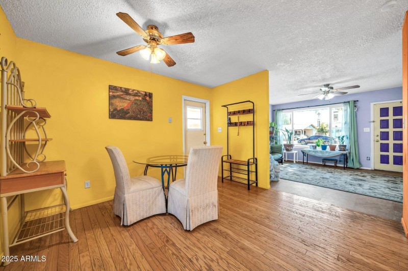 2142 W Paradise Dr-7