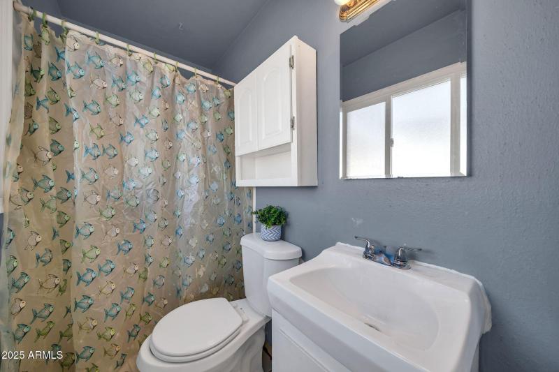 2142 W Paradise Dr-21