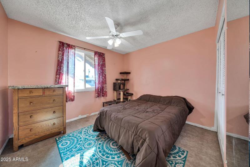 2142 W Paradise Dr-23