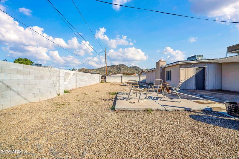 2142 W Paradise Dr-29