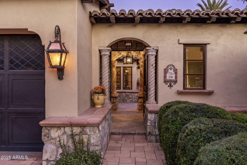 1-0494 -Entry to Courtyard and Front Doo