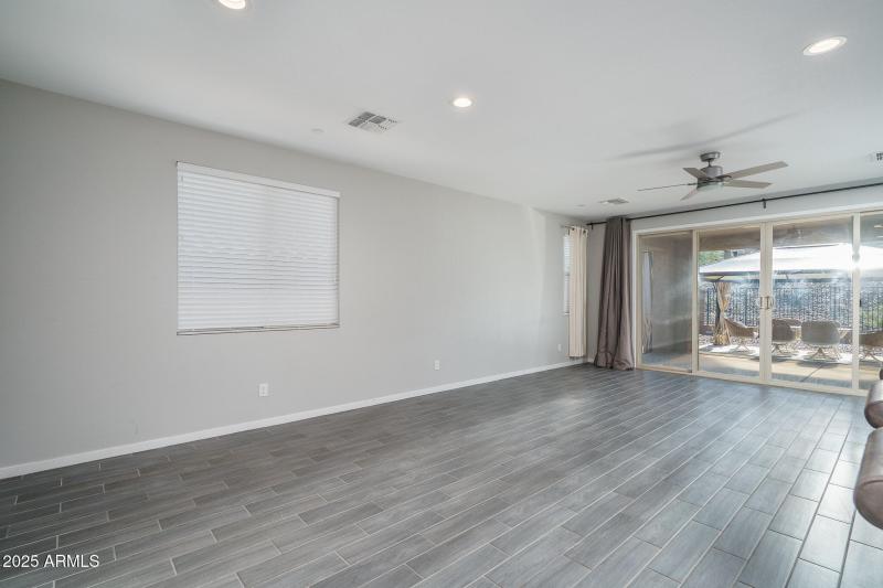 6) DINING TO GREAT ROOM