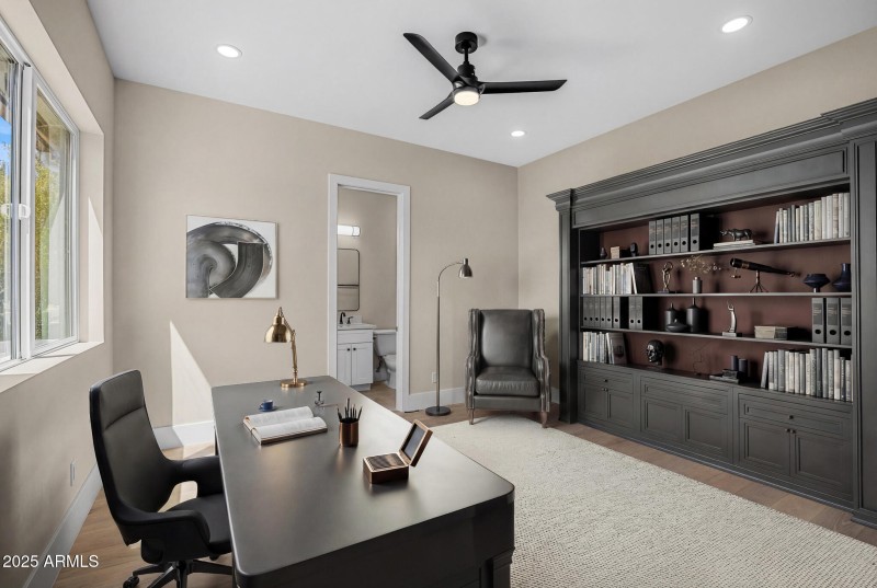 (Virtually Staged) Flexible Bonus