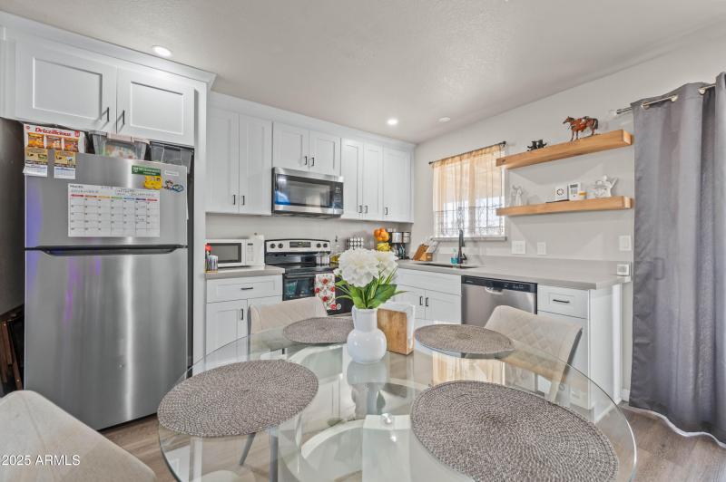 7231 W Flower St Phoenix AZ 85033-17