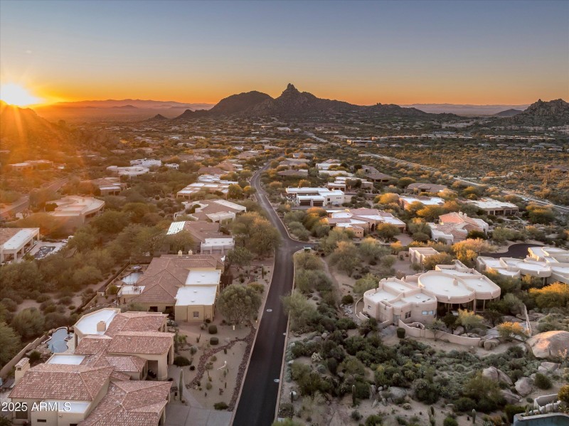 Sunset of neighborhood 2