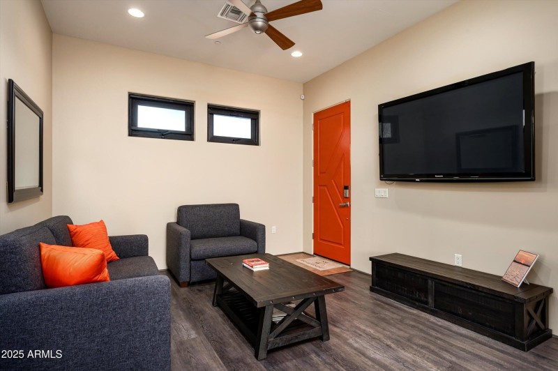 31-8038 E Desert Cove Ave-31