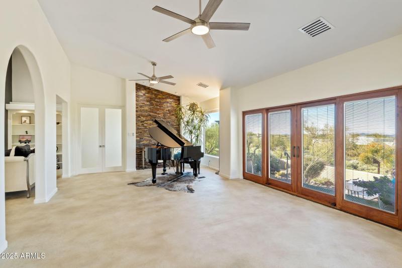 Large Flex Bonus Room