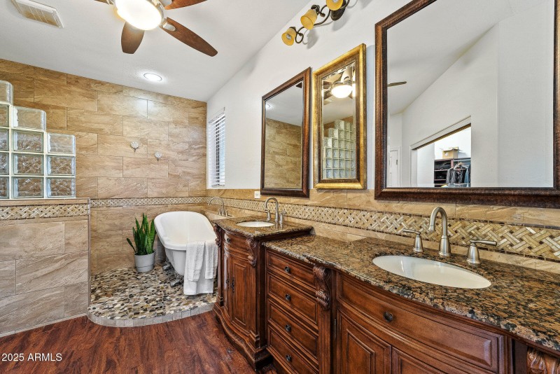 022_79th_drive-25_212