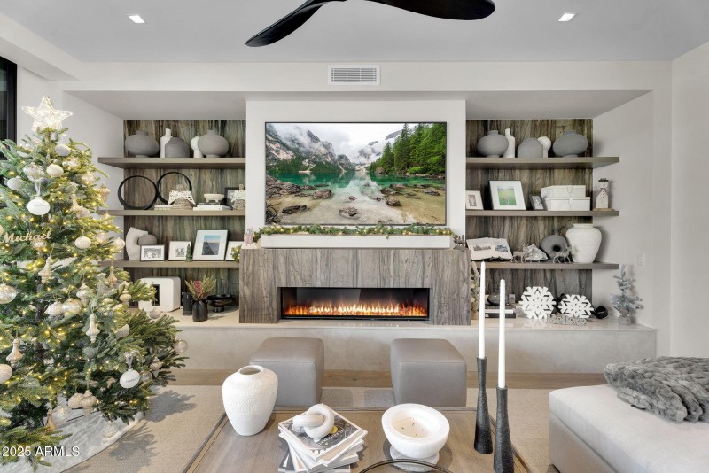 8-web-or-mls-Phoenician Blvd-9