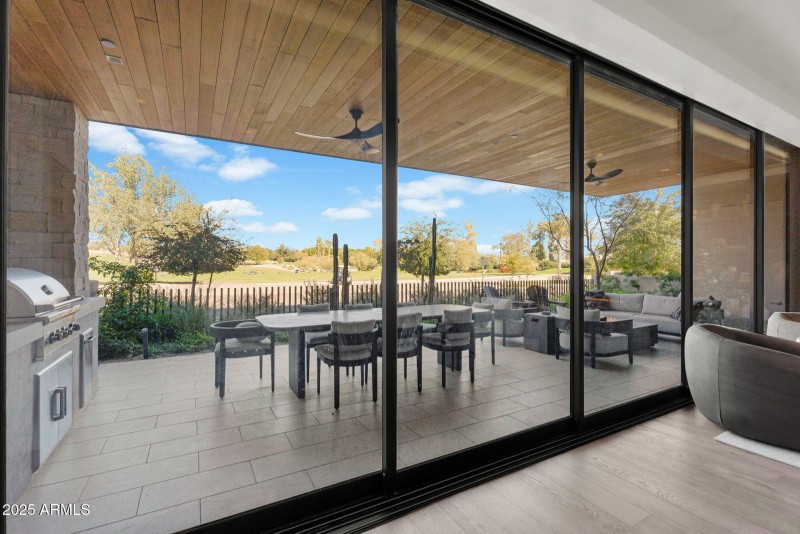 16-web-or-mls-Phoenician Blvd-17