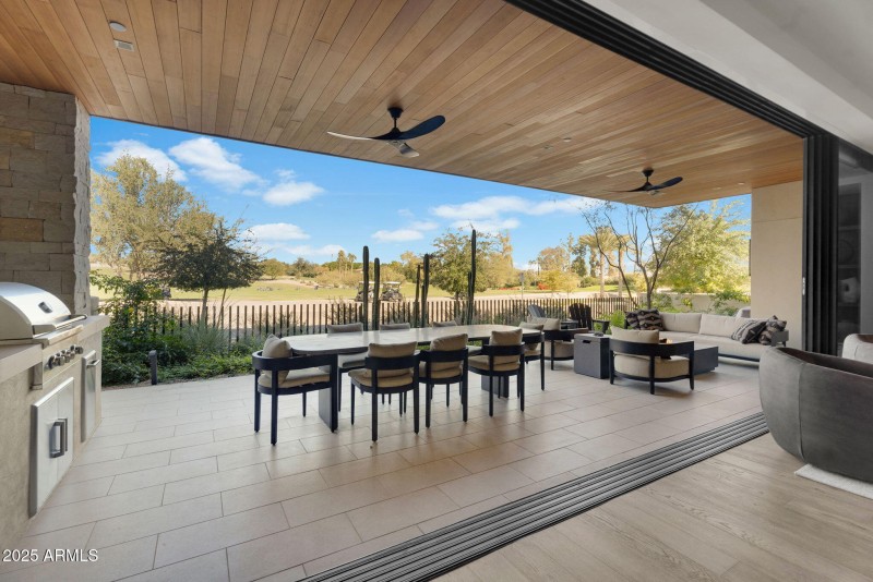 17-web-or-mls-Phoenician Blvd-16