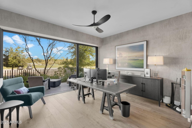 19-web-or-mls-Phoenician Blvd-25