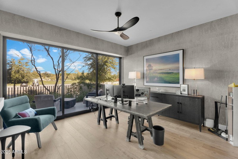 21-web-or-mls-Phoenician Blvd-26