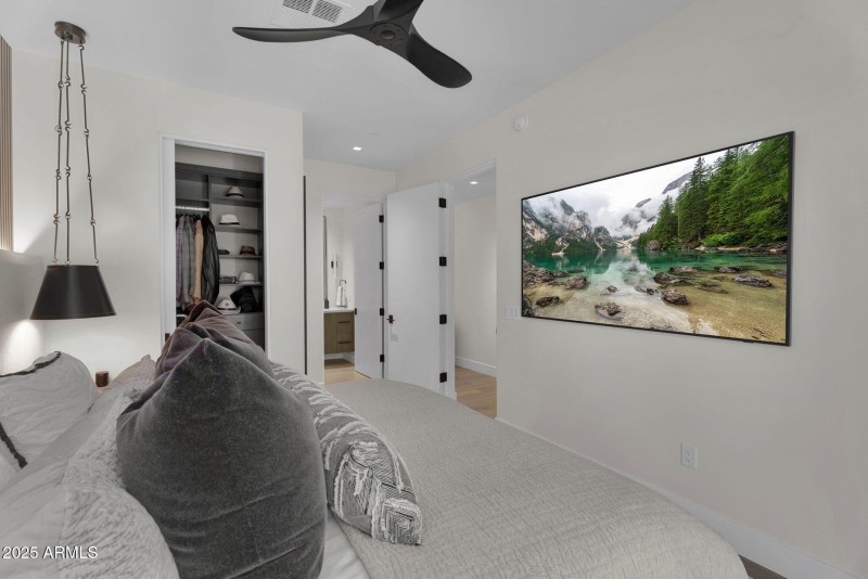 23-web-or-mls-Phoenician Blvd-19