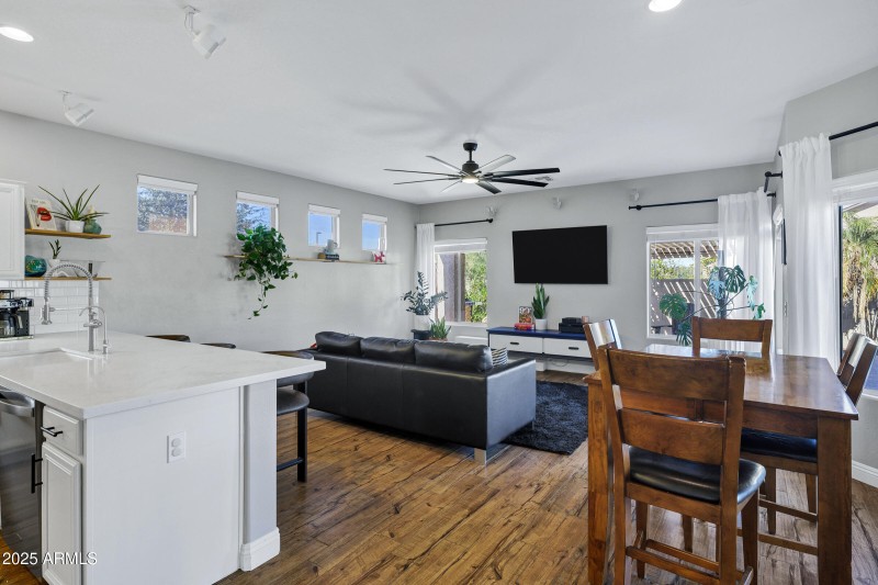 3402 E Thornton Ave-12