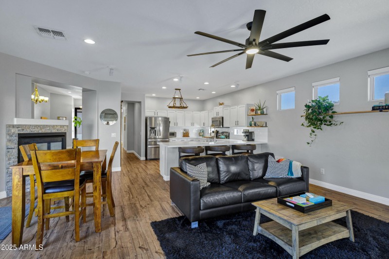 3402 E Thornton Ave-13